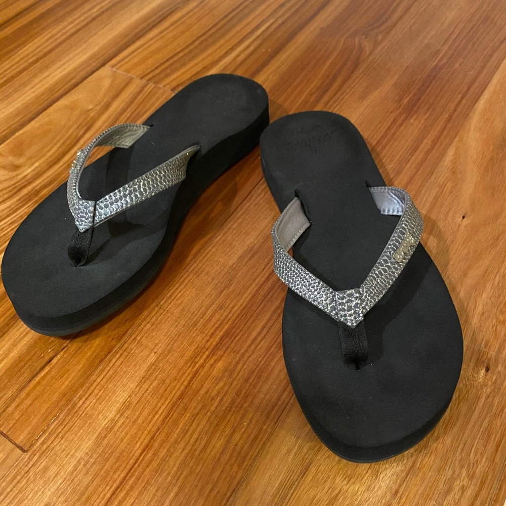 Reef flip flop sandals like New